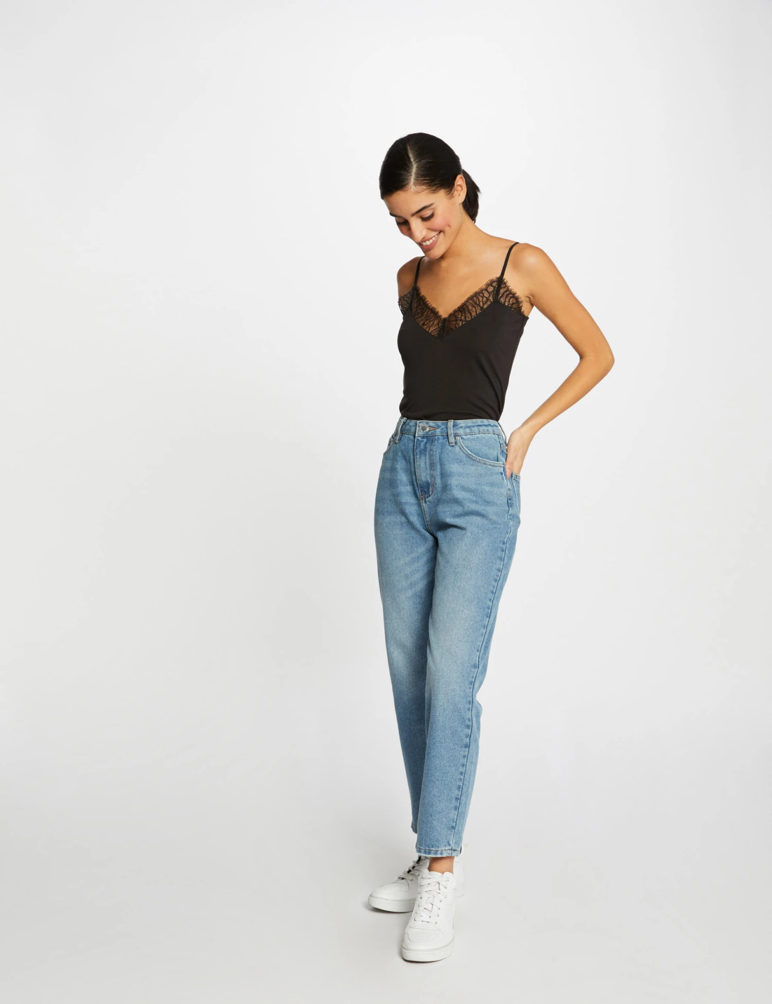 Débardeur Bretelles Fines Avec Dentelle Noir Femme 5 Débardeur Bretelles Fines Avec Dentelle Noir Femme – Image 3