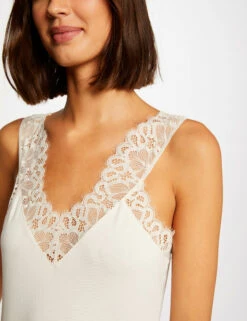 Débardeur Bretelles Larges Avec Dentelle Ivoire Femme 11 Débardeur Bretelles Larges Avec Dentelle Ivoire Femme -Tenue Legere Boutique debardeur bretelles larges avec dentelle ivoire femme vue4 32536300883940203