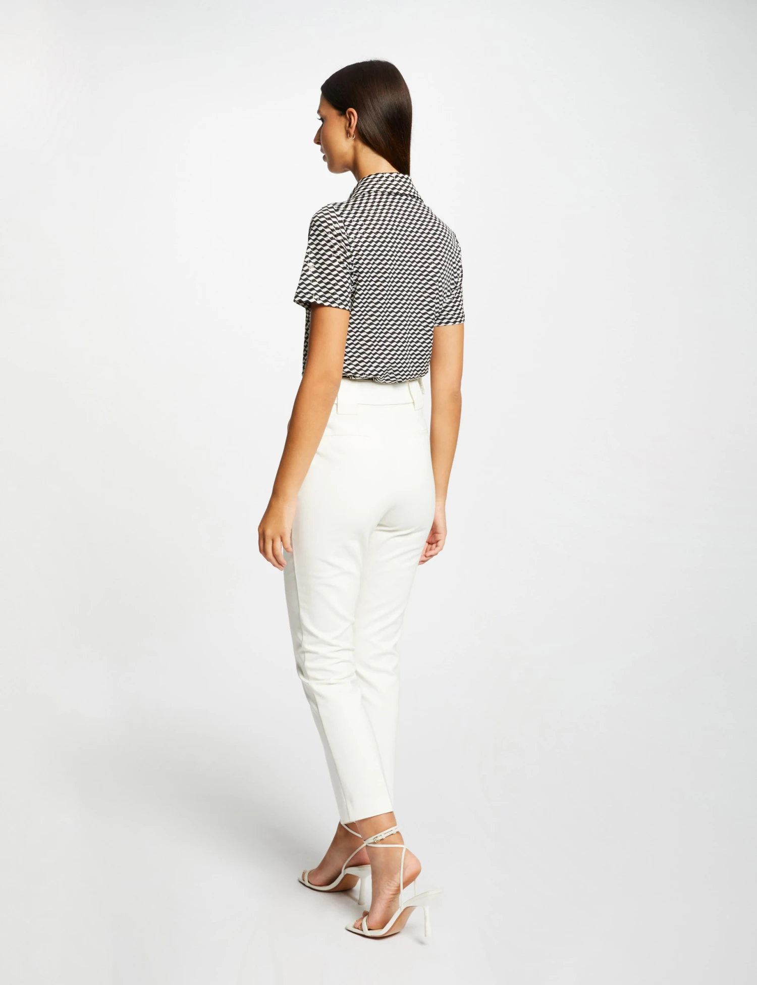 T-shirt Boutonné Imprimé Géométrique Multico Femme 4 T-shirt Boutonné Imprimé Géométrique Multico Femme – Image 2