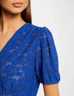 T-shirt Manches Courtes à Broderie Bleu Electrique Femme -Tenue Legere Boutique t shirt manches courtes a broderie bleu electrique femme vue4 32536300962690314